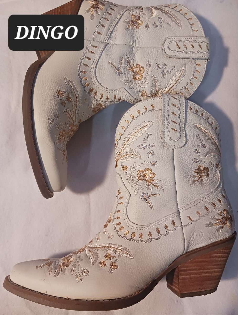 DINGO EMBROIDERED Floral Cream Boots Womens Size 8.5